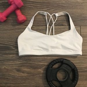 Lululemon free to be bra